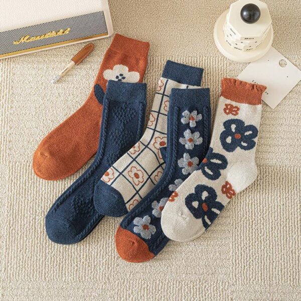 5/10 Pairs Wool Socks for Women Thick Knit Vintage Cute Floral Crew Socks - Image 7