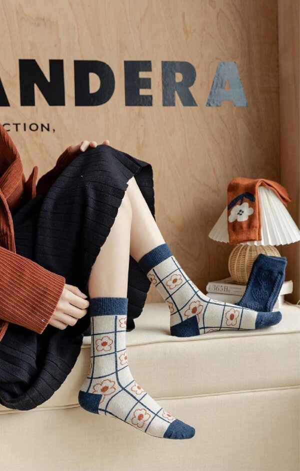5/10 Pairs Wool Socks for Women Thick Knit Vintage Cute Floral Crew Socks - Image 5