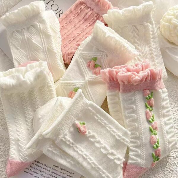 5 Pairs White Cute Socks, Women's Lace Ruffles Ankle Casual Sock, Cottagecore Breathable Mid Tube Socks, Floral Crew Socks - Image 2