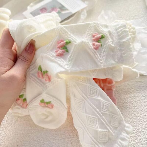 5 Pairs White Cute Socks, Women's Lace Ruffles Ankle Casual Sock, Cottagecore Breathable Mid Tube Socks, Floral Crew Socks - Image 4