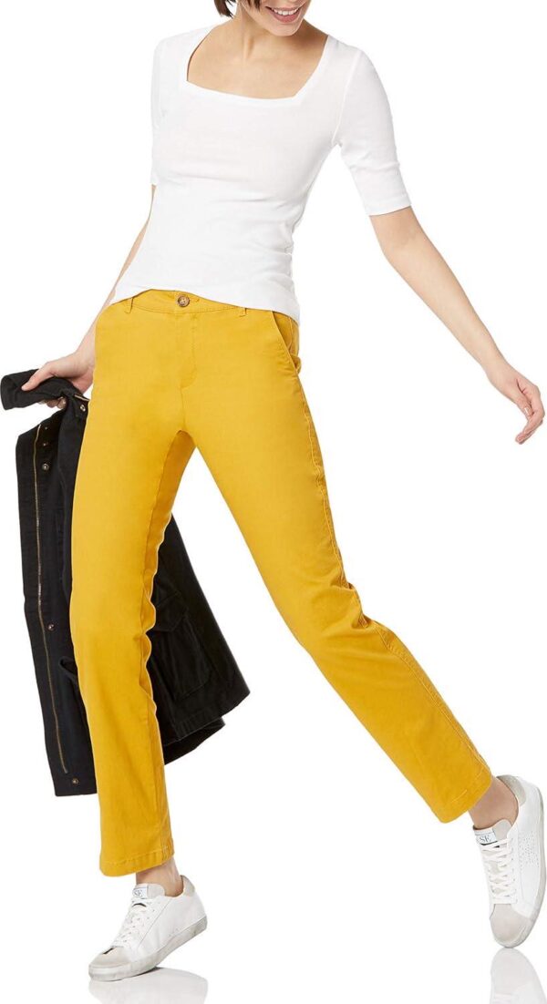 Amazon Essentials Women's Classic Straight-Fit Stretch Twill Chino Pant - Image 4